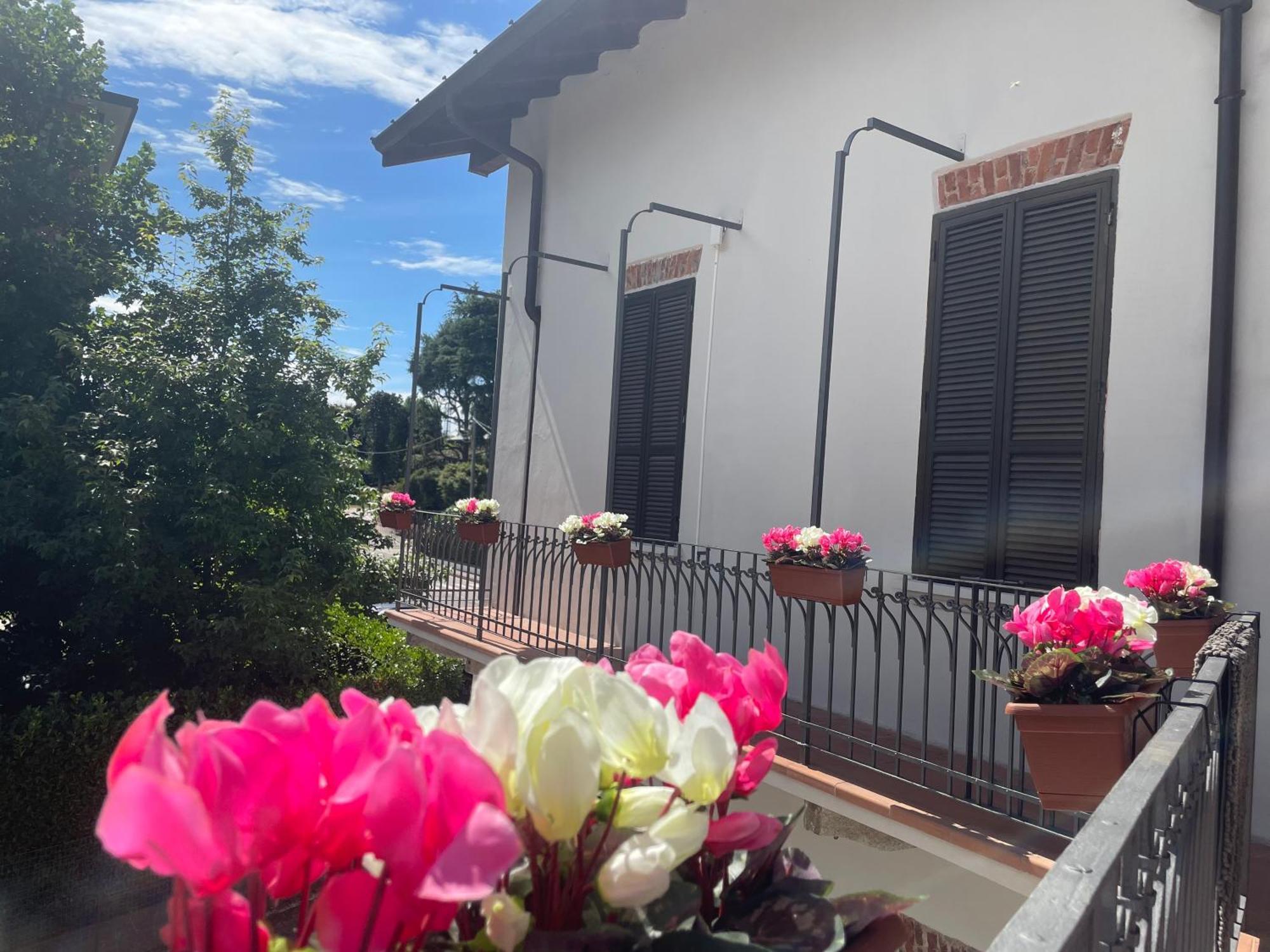 Villa Simona Malpensa Галарате Екстериор снимка